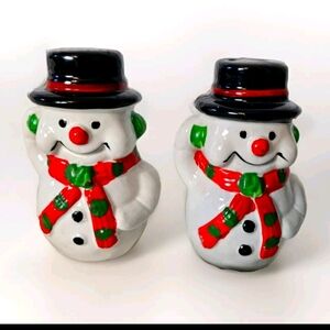 Snowman Collectible Salt & Pepper Shaker Set Christmas Smiling Snowman